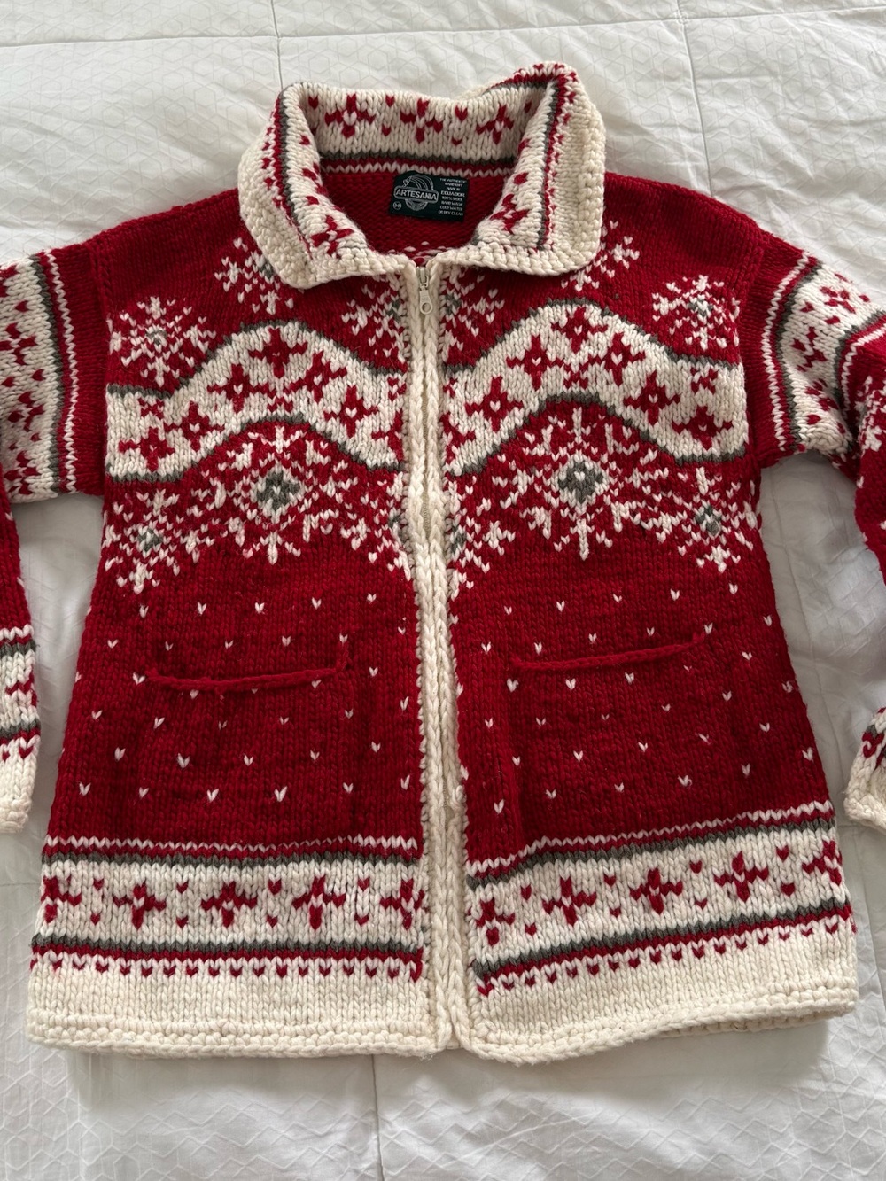 Artesania Ecuador 100% Wool Hand Knit Sweater M Red Fair Isle Nordic Full Zip